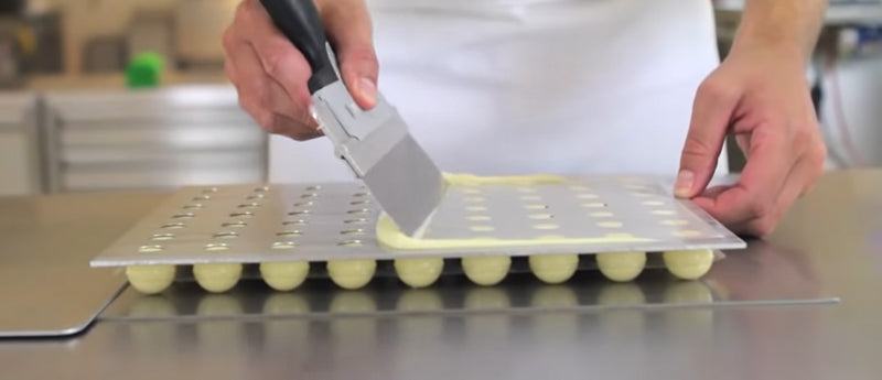 Truffle Shells Filling Closing Plate