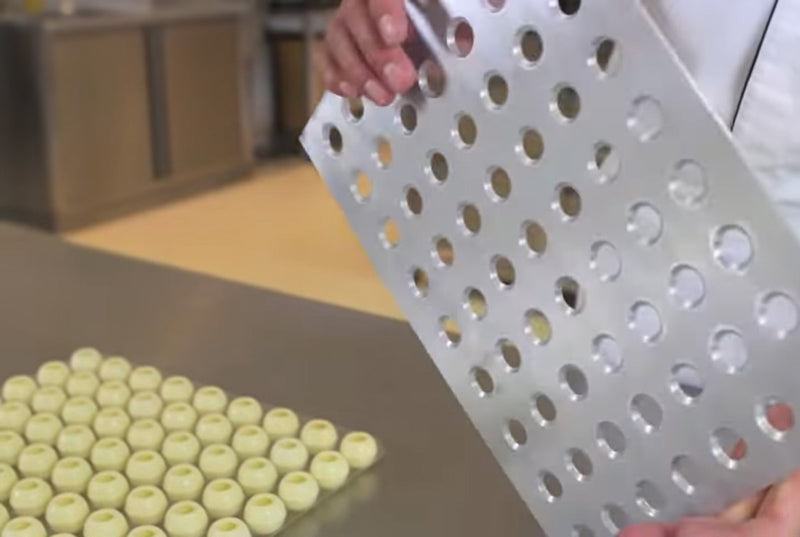 Truffle Shells Filling Closing Plate