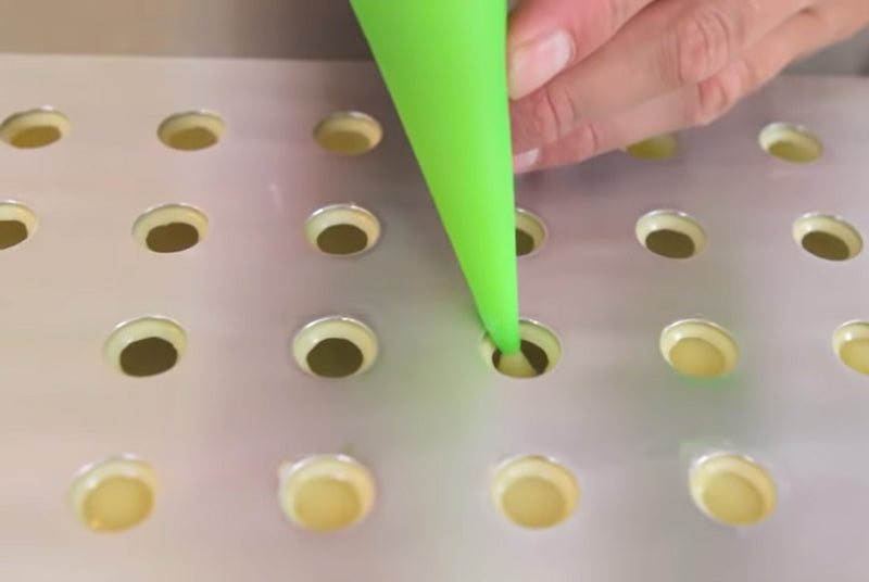 Truffle Shells Filling Closing Plate