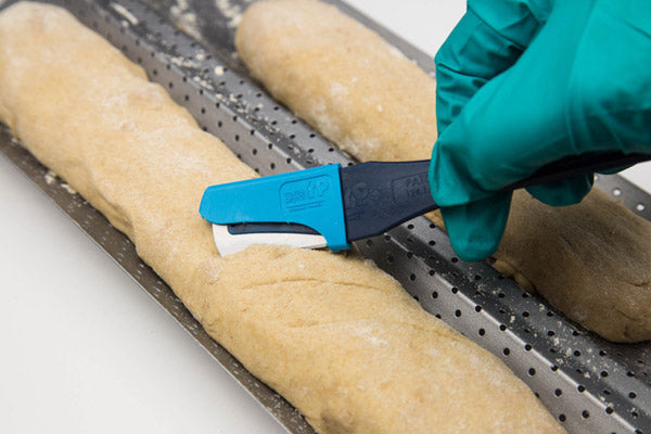 Couteau à marquer le pain jetable Paton