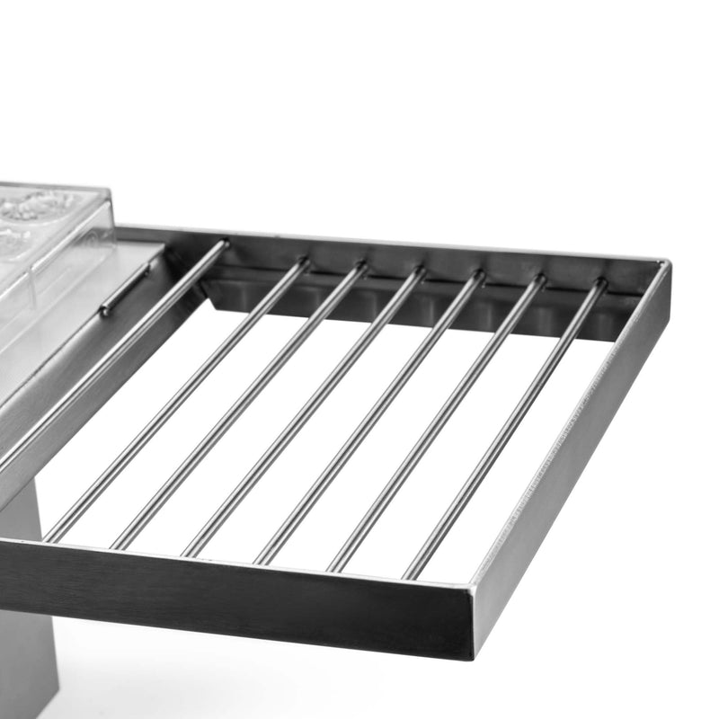 Table vibrante en chocolat avec grille