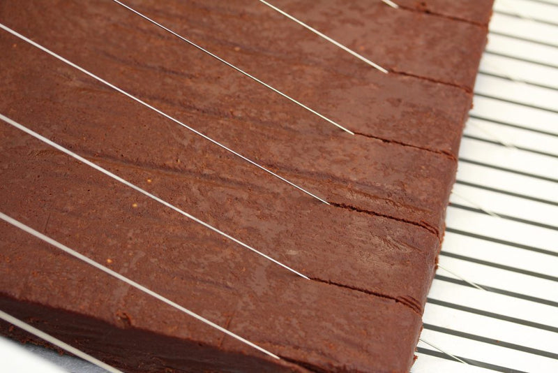 Cutter à guitare à confiserie simple.