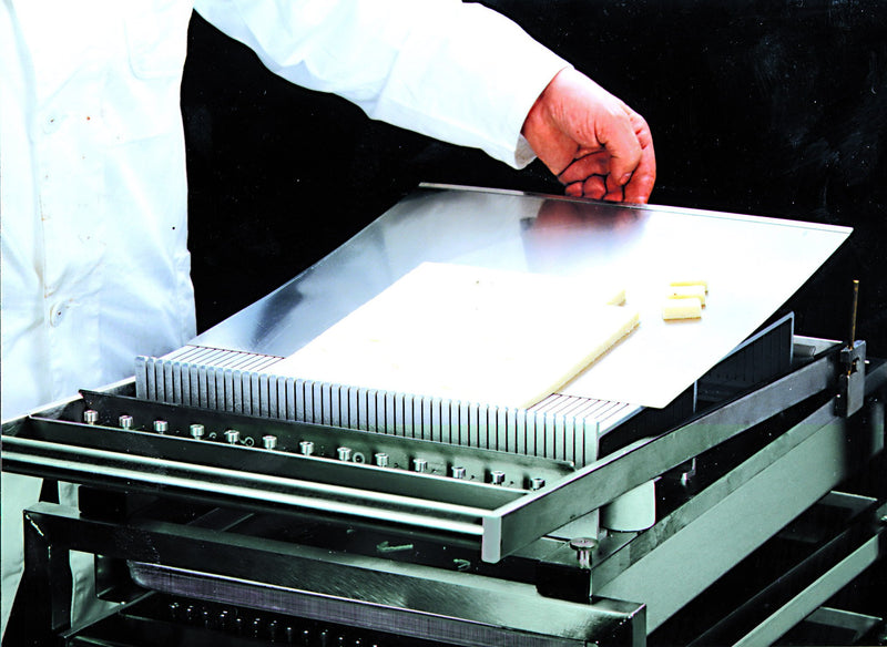 Cutter à guitare à confiserie simple.